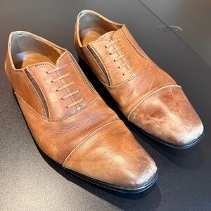 Kenneth Cole Reaction Brown Oxfords with Cap Toe and Glossy Finish